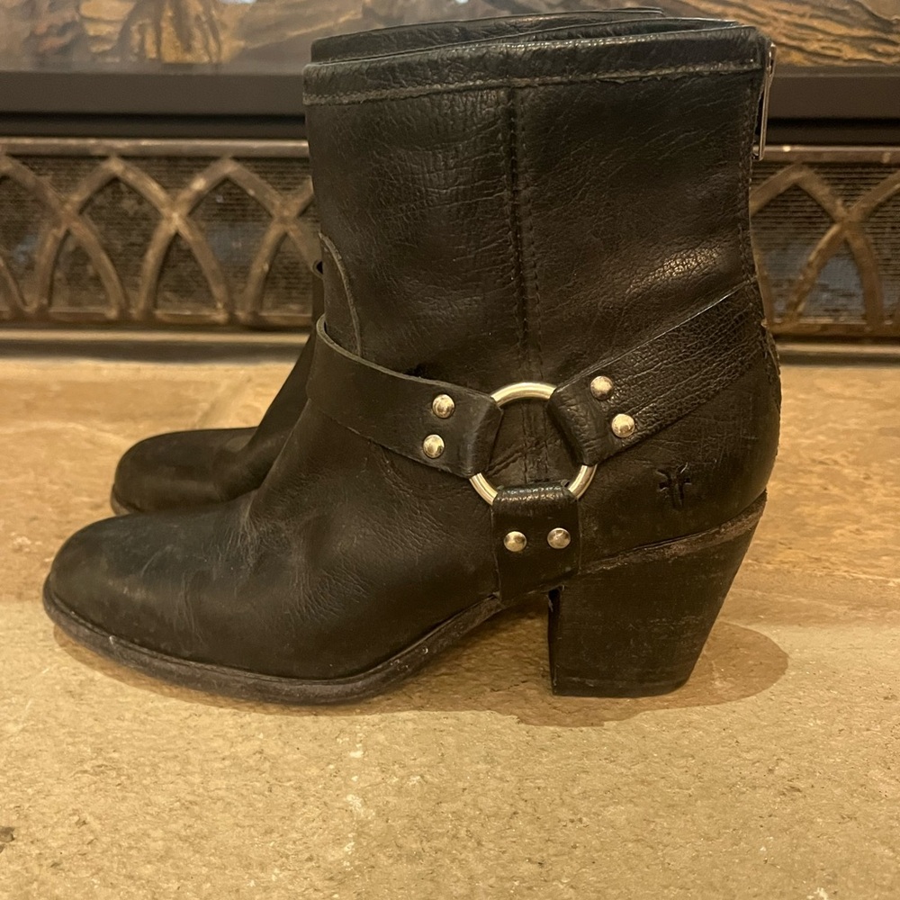 Frye Tabitha Black Leather Ankle Boots